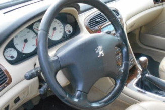 Vitre arriere droit PEUGEOT 607