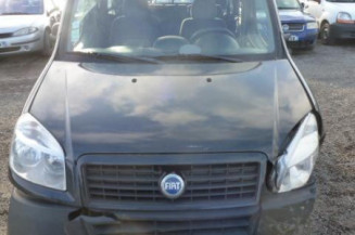 Poignee porte avant gauche FIAT DOBLO 1