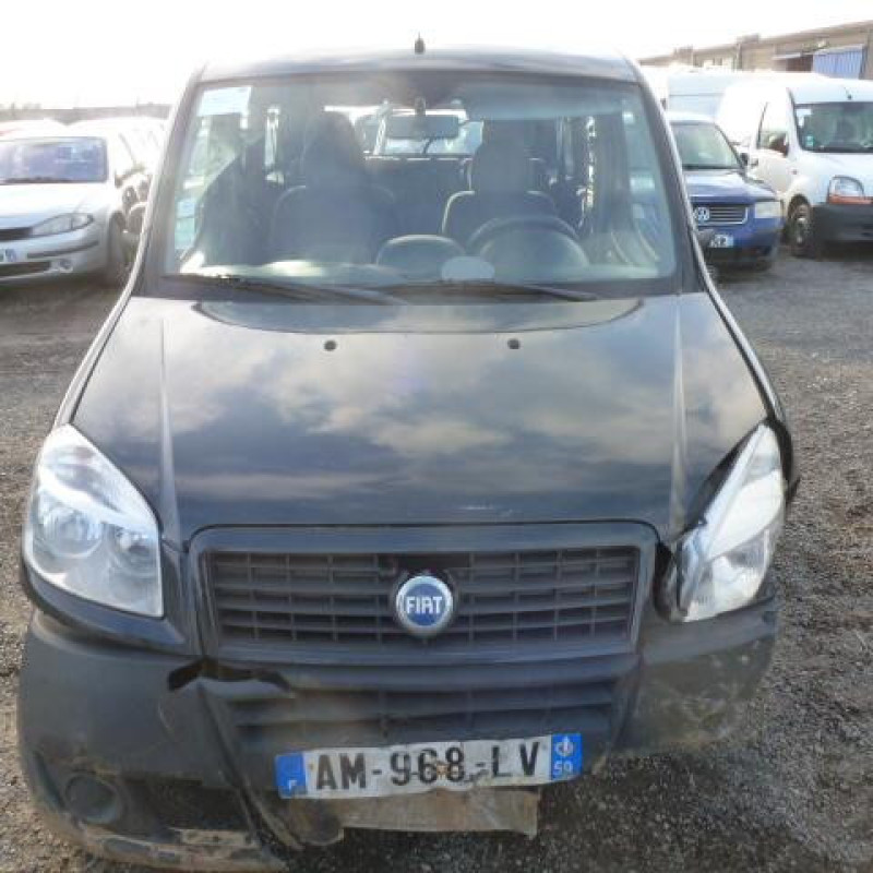 Poignee porte avant gauche FIAT DOBLO 1 Photo n°6