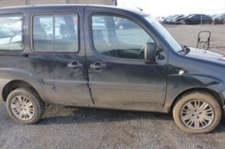 Poignee porte avant gauche FIAT DOBLO 1