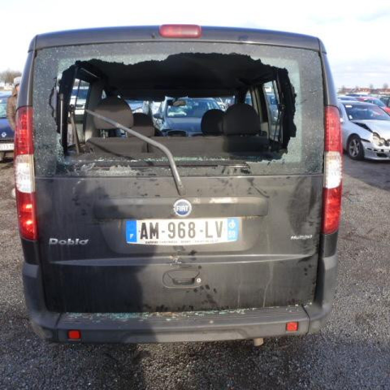 Poignee porte avant gauche FIAT DOBLO 1 Photo n°8