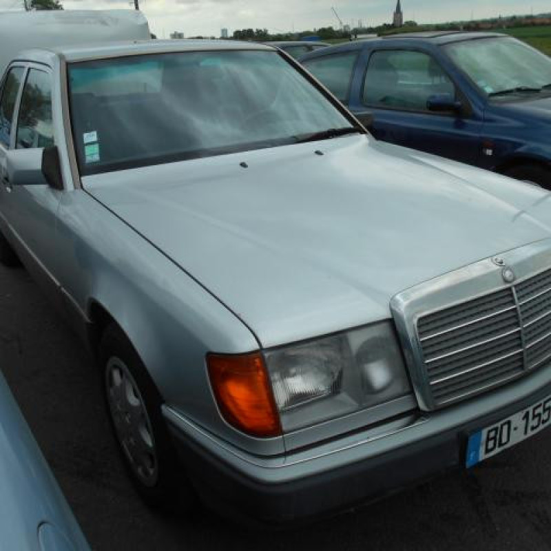 Amortisseur arriere droit MERCEDES 250 W124 Photo n°2