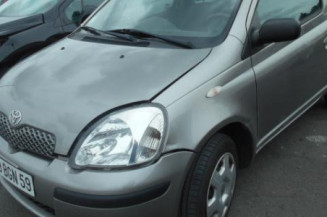 Moyeu avant droit TOYOTA YARIS 1