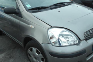 Moyeu avant droit TOYOTA YARIS 1