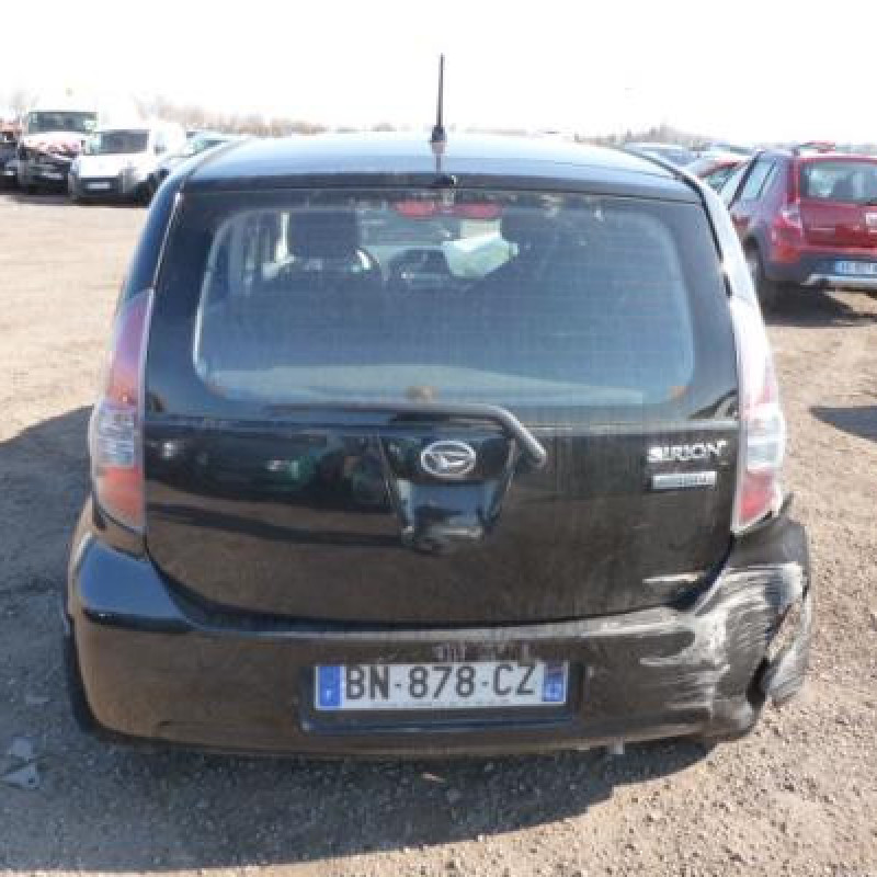 Feu arriere principal droit (feux) DAIHATSU SIRION 2 Photo n°5