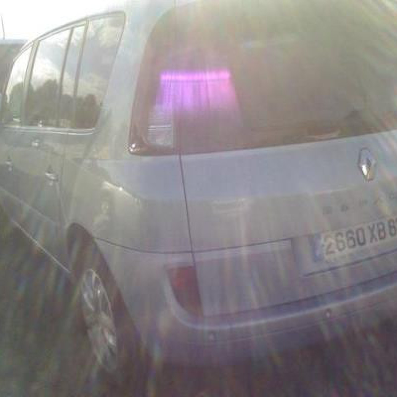 Anti brouillard arriere gauche RENAULT ESPACE 4 Photo n°6