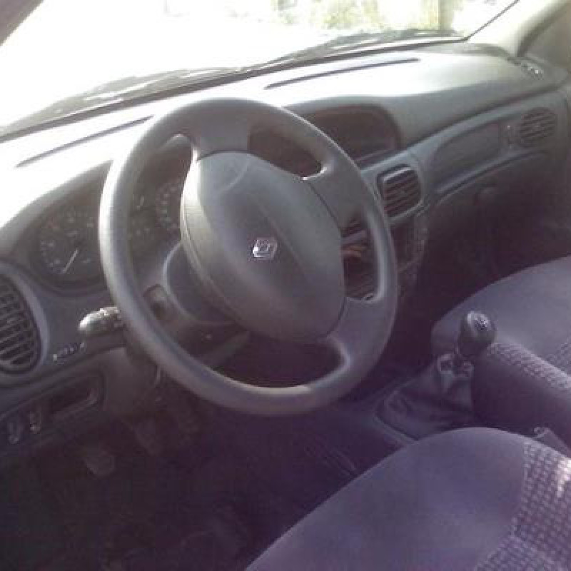 Poignee interieur arriere droit RENAULT MEGANE 1 Photo n°4