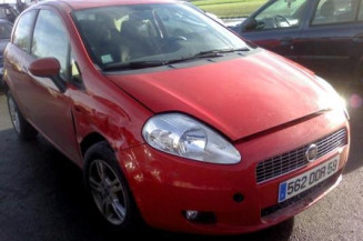 Anti brouillard droit (feux) FIAT GRANDE PUNTO