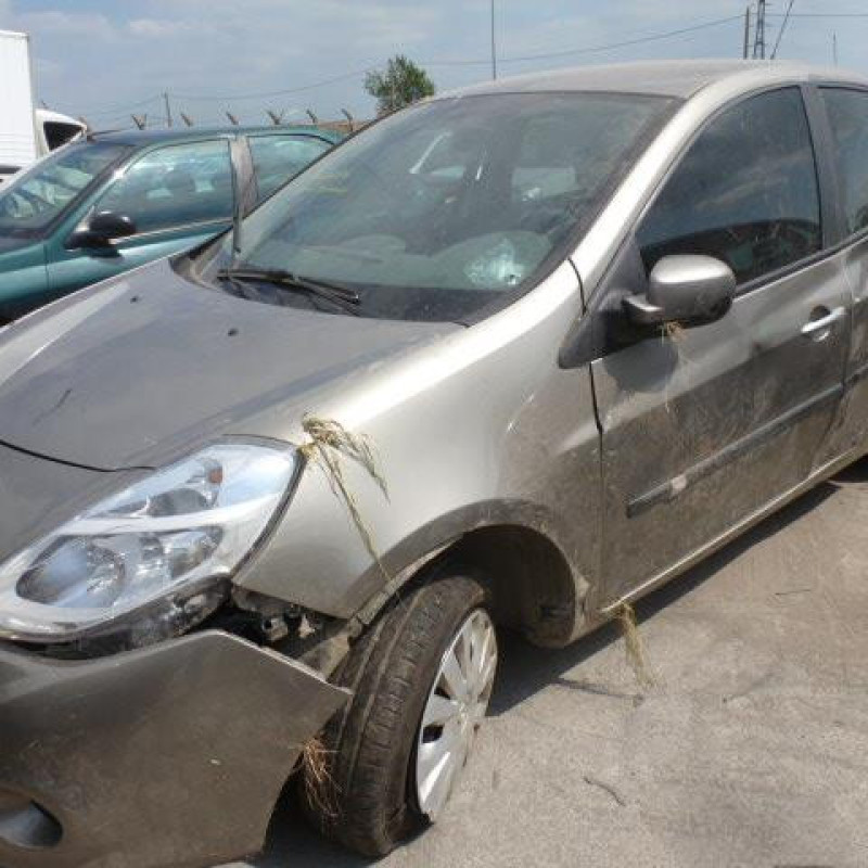 Pompe de direction RENAULT CLIO 3 Photo n°1