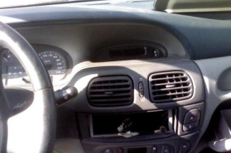 Pompe de direction RENAULT SCENIC 1