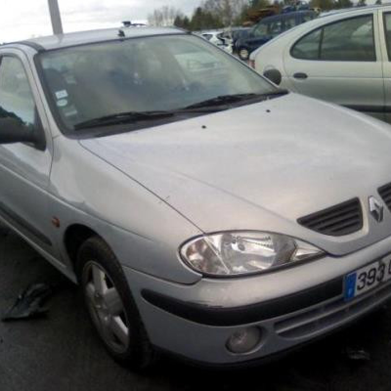 Pompe de direction RENAULT MEGANE 1 Photo n°2