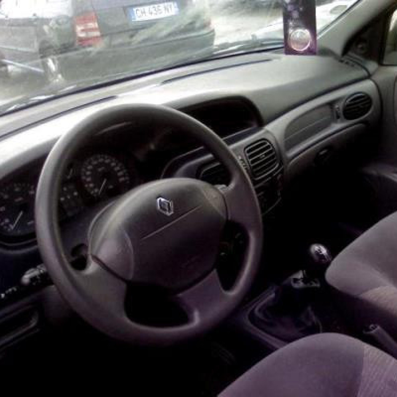 Pompe de direction RENAULT MEGANE 1 Photo n°5