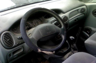 Pompe de direction RENAULT SCENIC 1