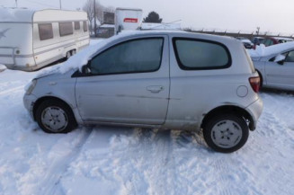 Pompe de direction TOYOTA YARIS 1