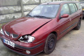 Pare choc arriere RENAULT MEGANE 1 Photo n°1