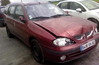 Pare choc arriere RENAULT MEGANE 1