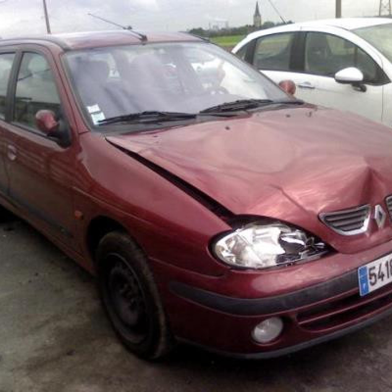 Pare choc arriere RENAULT MEGANE 1 Photo n°2