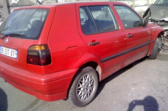 Pare choc arriere VOLKSWAGEN GOLF 3