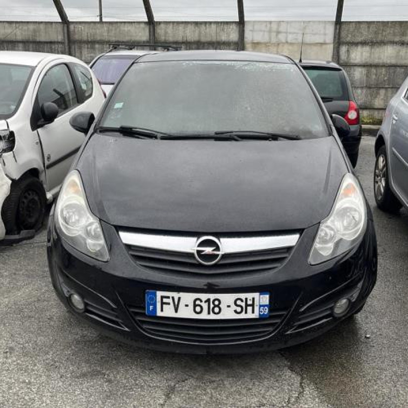 Moteur OPEL CORSA D Photo n°1