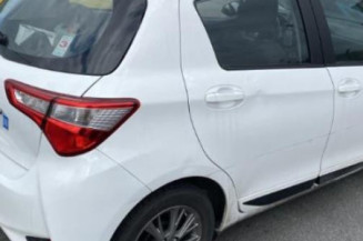 Arret de porte avant droit TOYOTA YARIS 3