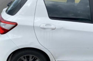 Arret de porte avant droit TOYOTA YARIS 3