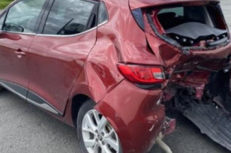 Arret de porte avant droit RENAULT CLIO 4