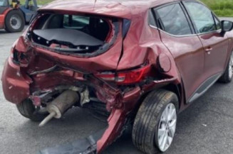 Arret de porte avant droit RENAULT CLIO 4