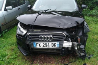 Attache ceinture avant gauche AUDI A1 1 Photo n°1