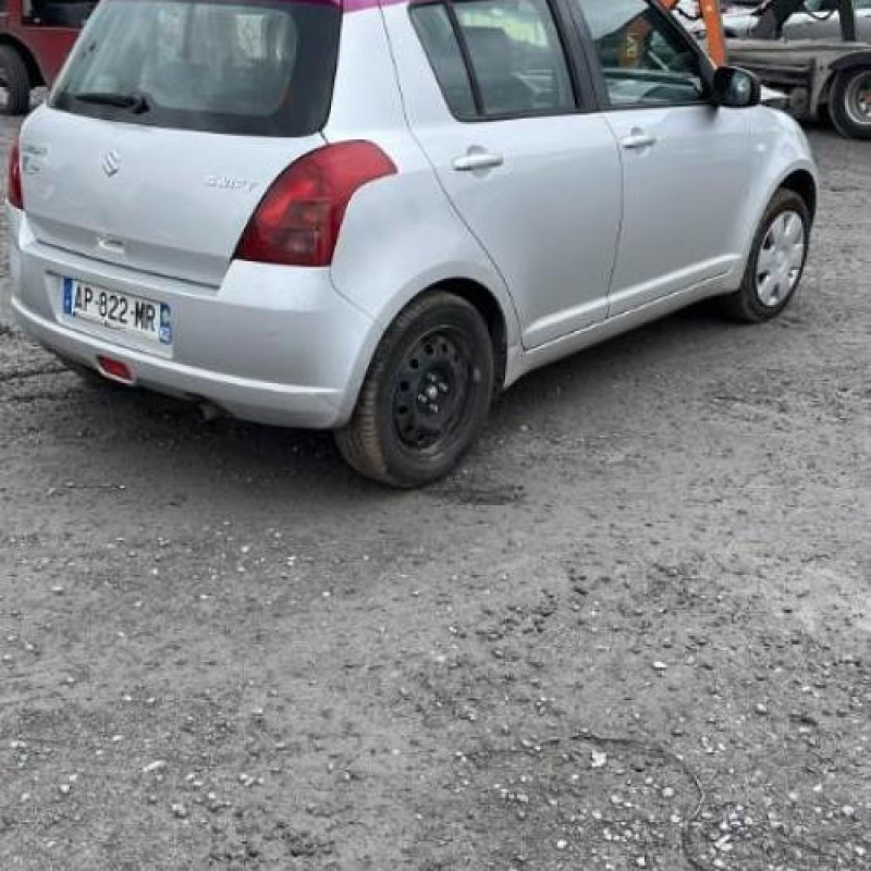 Poignee porte arriere droit SUZUKI SWIFT 3 Photo n°6