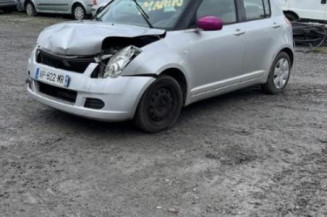 Poignee porte avant gauche SUZUKI SWIFT 3