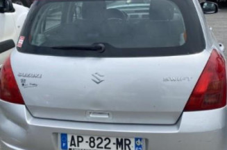 Poignee porte avant gauche SUZUKI SWIFT 3