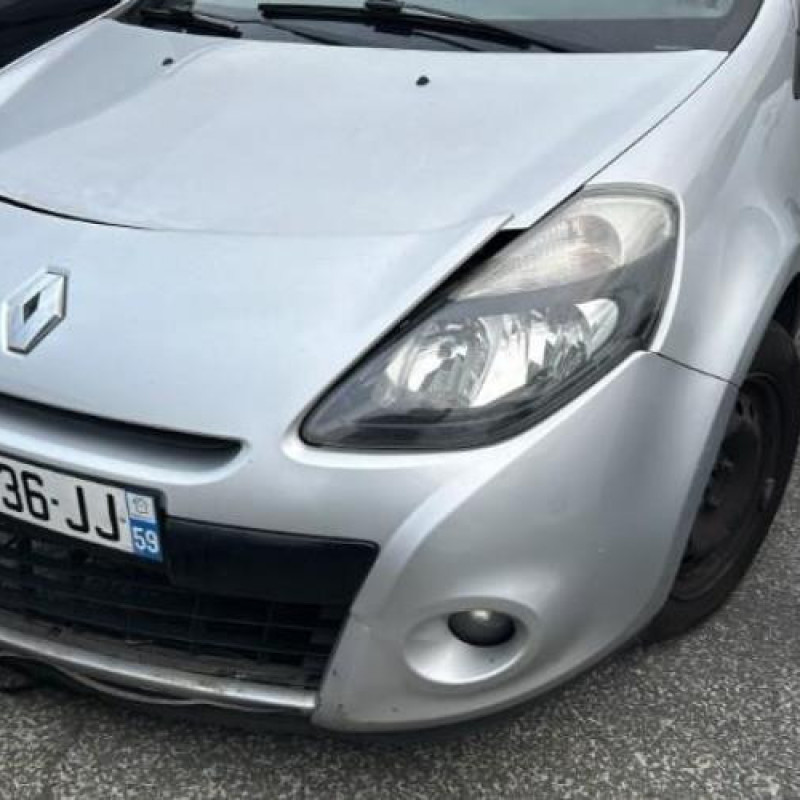 Moteur RENAULT CLIO 3 Photo n°2