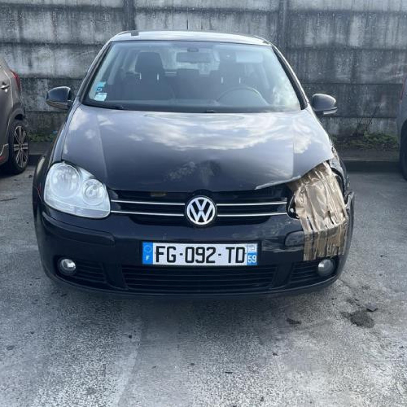 Feu arriere secondaire droit (feux) VOLKSWAGEN GOLF 5 Photo n°9