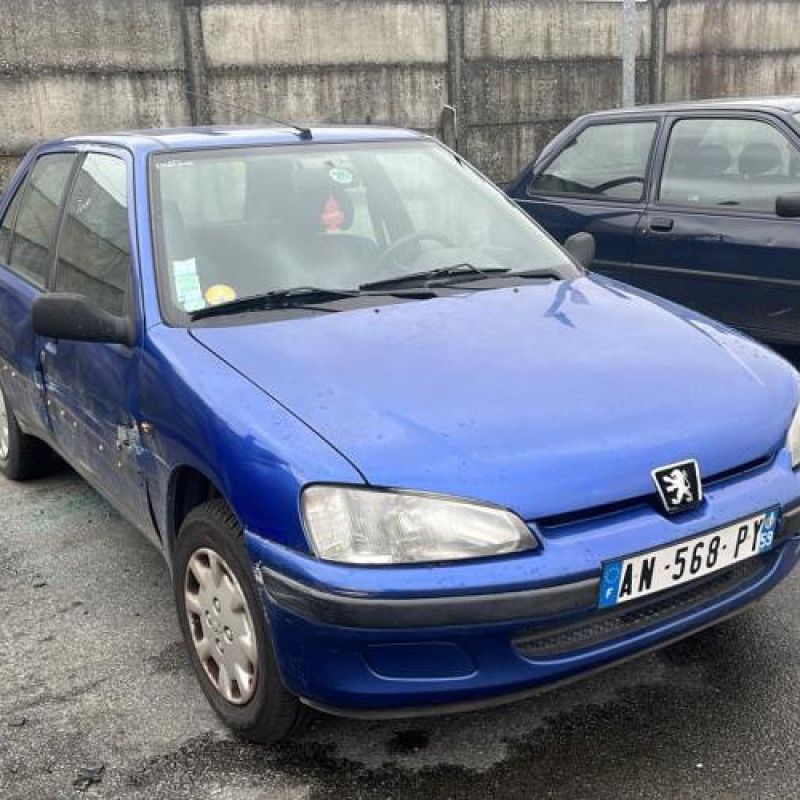 Vitre arriere droit PEUGEOT 106 Photo n°8