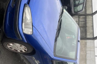 Vitre arriere droit PEUGEOT 106