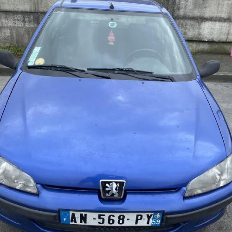 Vitre arriere droit PEUGEOT 106 Photo n°20