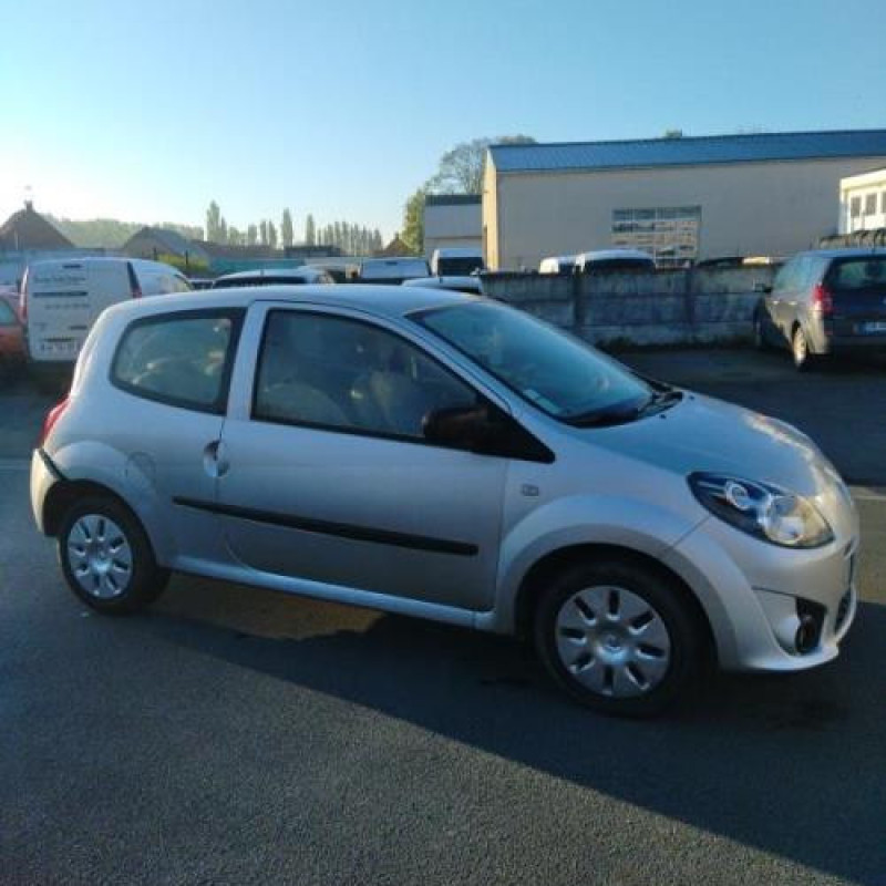 Pompe à carburant RENAULT TWINGO 2 Photo n°10