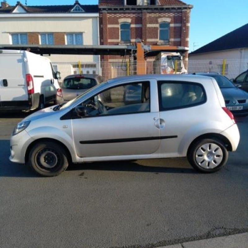 Pompe à carburant RENAULT TWINGO 2 Photo n°11