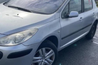 Pare choc arriere PEUGEOT 307