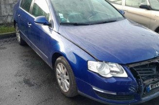 Pare choc arriere VOLKSWAGEN PASSAT 5