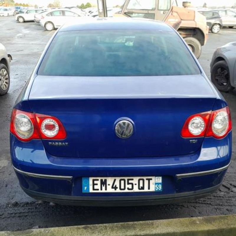 Pare choc arriere VOLKSWAGEN PASSAT 5 Photo n°10