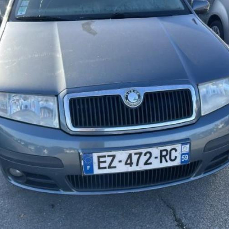 Pare choc arriere SKODA FABIA 1 Photo n°8