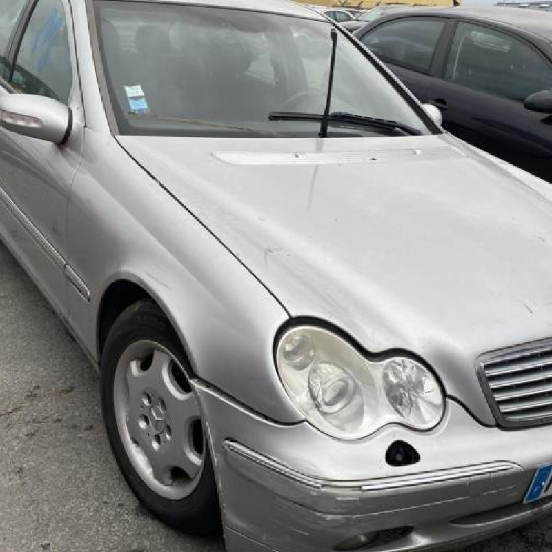 Pare choc arriere MERCEDES CLASSE C 203 Photo n°7