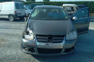 Pare choc arriere VOLKSWAGEN JETTA 3