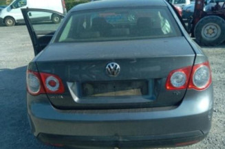 Pare choc arriere VOLKSWAGEN JETTA 3