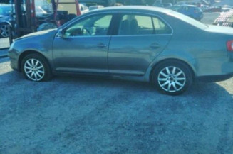 Pare choc arriere VOLKSWAGEN JETTA 3