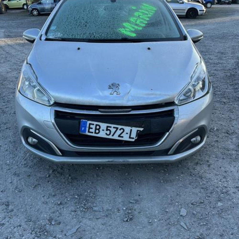 Anti brouillard arriere PEUGEOT 208 1 Photo n°6