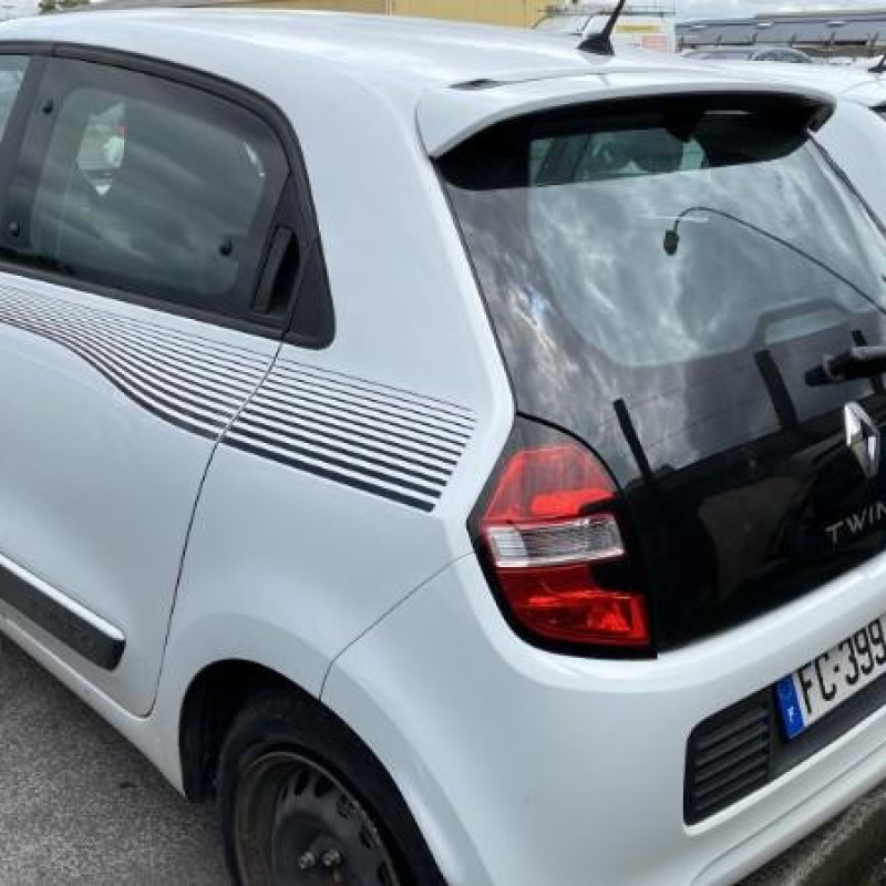 RENAULT TWINGO 3 PHASE 1 1.0i - 12V SCE 70 Photo n°4