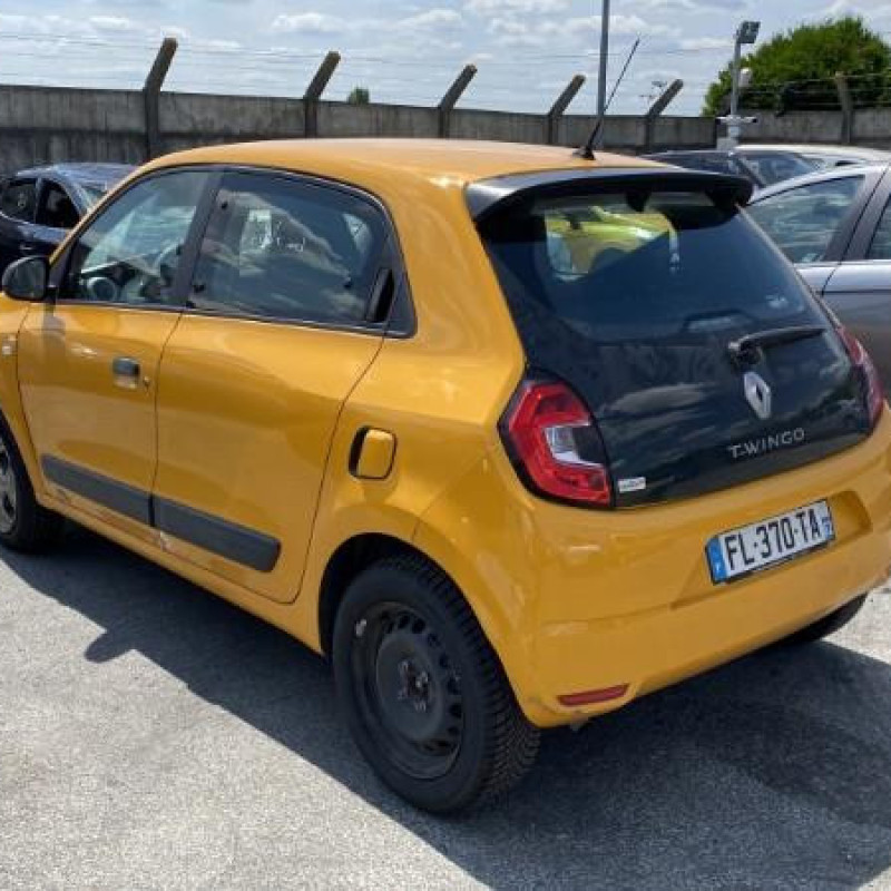 RENAULT TWINGO 3 PHASE 1 1.0i - 12V SCE 65 Photo n°4