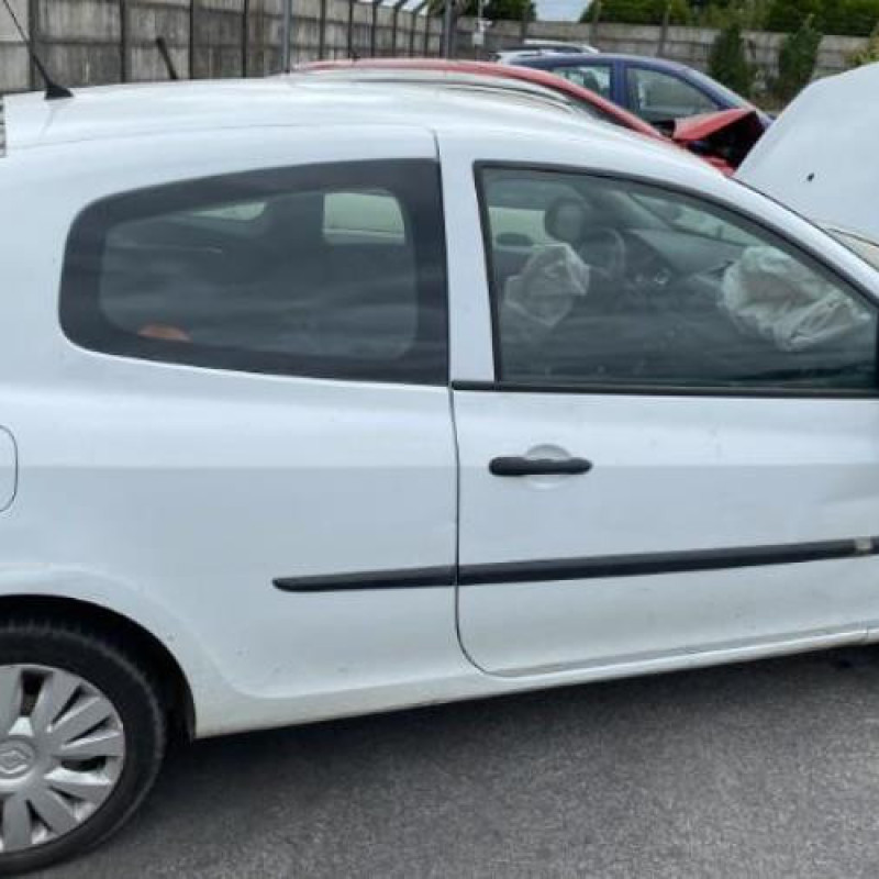 Boitier UCH RENAULT CLIO 3 Photo n°17